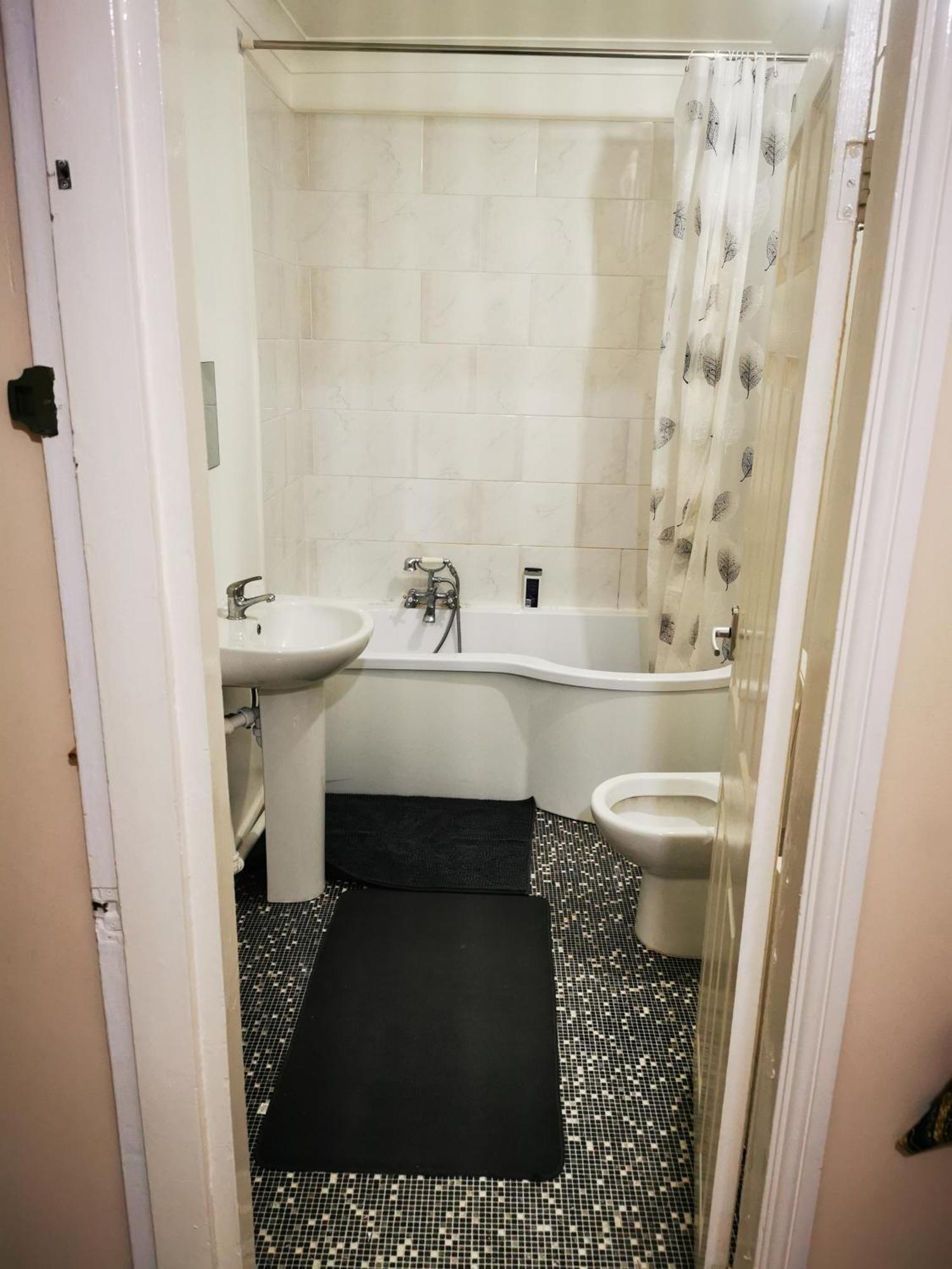 Available Rooms At Buckingham Road Ντόνκαστερ Εξωτερικό φωτογραφία